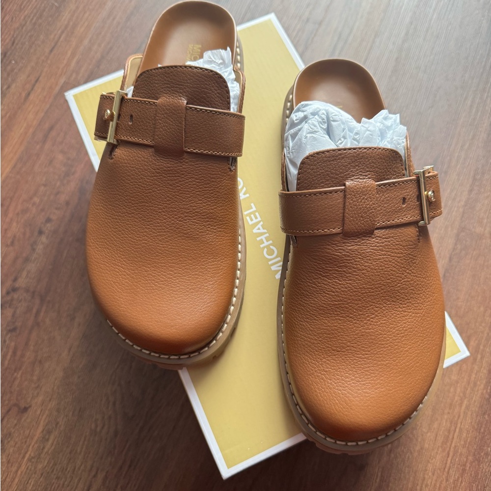 Brand new leather clog - Picture 3 of 8